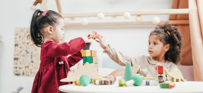Kleinkinder beim Spielen